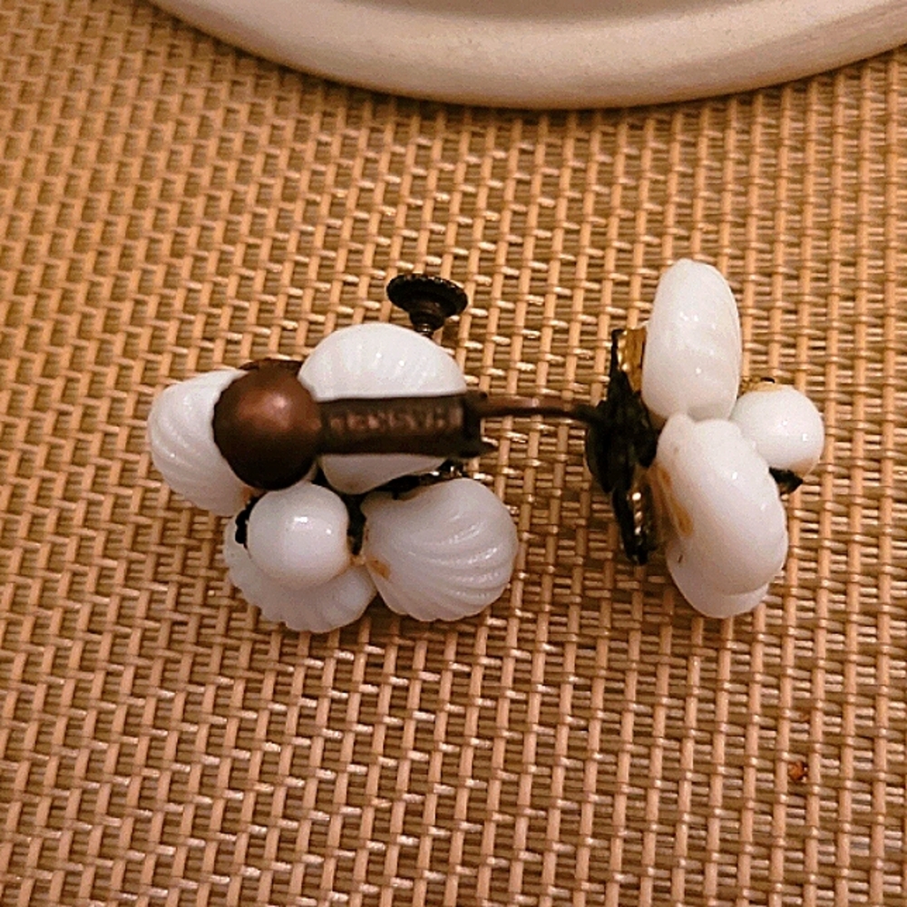 Vtg Haskell Milk Glass Flower Earrings Signed - Picture 2 of 3